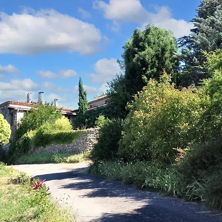 Holiday home Maison Familiale Avec Piscine Partagee A