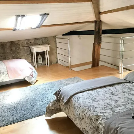 Maison Familiale Avec Piscine Partagée à Saint-andré-de-cruzières Hébergement de vacances